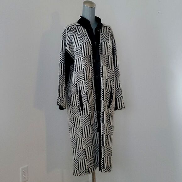 Linea Vogue | Italian Long Sweater Coat - Picture 1 of 10
